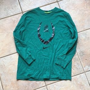 Boys Nike medium long sleeve tee